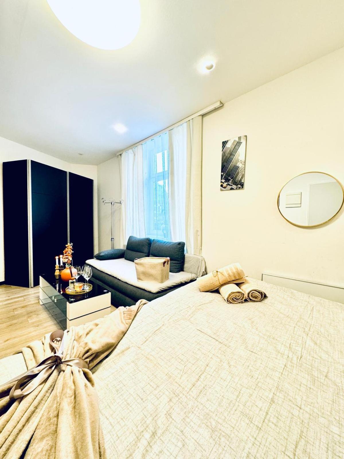 Central King Studio - 10 Mins Walk From Downtown Vienna Exterior photo